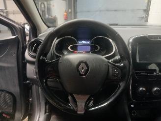 Renault Clio Clio IV (5R) Hatchback 5-drs 0.9 Energy TCE 90 12V (H4B-400(H4B-A4)) [=
66kW]  (11-2012/08-2021) picture 17