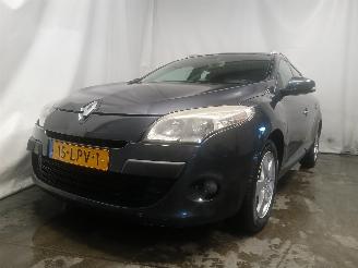 Auto incidentate Renault Mégane Megane III Grandtour (KZ) Combi 5-drs 1.6 16V (K4M-858(K4M-R8)) [81kW]=
  (05-2009/08-2015) 2010/6
