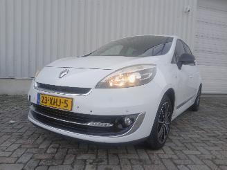 Voiture accidenté Renault Scenic Grand Scénic III (JZ) MPV 1.4 16V TCe 130 (H4J-700(H4J-A7)) [96kW]  =
(02-2009/12-2016) 2012/6