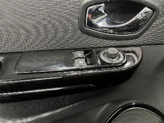 Renault Clio Clio IV (5R) Hatchback 5-drs 0.9 Energy TCE 90 12V (H4B-400(H4B-A4)) [=
66kW]  (11-2012/08-2021) picture 18