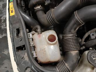 Mini Mini Mini (R56) Hatchback 1.6 Cooper D 16V (DV6TED4(9HZ)) [80kW]  (11-2006/=
09-2010) picture 22