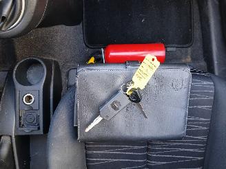 Mazda 2 2 (DE) Hatchback 1.4 CDVi 16V (Y4) [50kW]  (01-2008/11-2010) picture 23