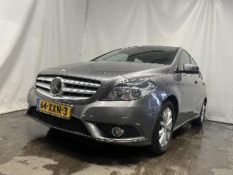 skadebil auto Mercedes B-klasse B (W246) Hatchback 1.6 B-180 BlueEFFICIENCY Turbo 16V (M270.910) [90kW=
]  (11-2011/12-2018) 2012/9