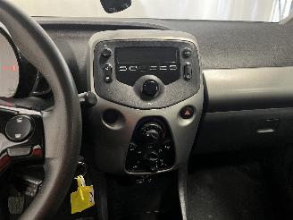 Peugeot 108 108 Hatchback 1.0 12V (1KRFE(CFB)) [51kW]  (05-2014/...) picture 25