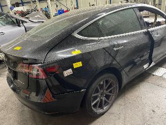 Tesla Model 3 Model 3 Sedan Long Range AWD 75 kWh (3D5) [258kW]  (06-2018/...) picture 3