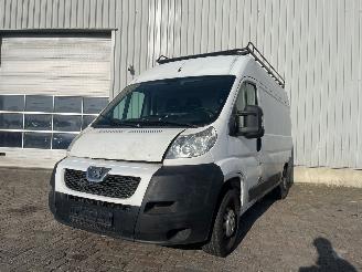 skadebil auto Peugeot Boxer Boxer (U9) Bus 2.2 HDi 130 (22DT(4HH)) [96kW]  (03-2011/...) 2012/5