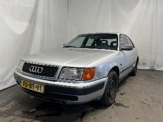 uszkodzony samochody osobowe Audi 100 100 (C4) Sedan 2.3 E 5E (AAR) [98kW]  (12-1990/07-1994) 1992/5