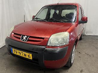 Damaged car Peugeot Partner Partner Combispace MPV 1.6 16V (TU5JP4(NFU)) [80kW]  (07-2001/03-2008)= 2006/8