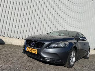 skadebil auto Volvo V-40 V40 (MV) Hatchback 5-drs 1.6 D2 (D4162T) [84kW]  (03-2012/12-2016) 2014/3