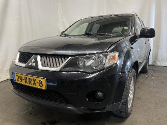 uszkodzony samochody osobowe Mitsubishi Outlander Outlander (CW) SUV 2.4 16V Mivec 4x2 (4B12) [125kW]  (11-2006/11-2012)= 2008/1