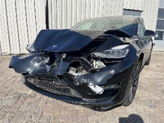 krockskadad bil auto Tesla Model 3 Model 3 Sedan Long Range 75kWh (A0003K87Long Range 75kWh) [220kW]  (03=
-2019/...) 2019/12