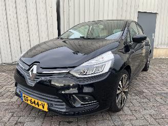 Auto incidentate Renault Clio Clio IV (5R) Hatchback 5-drs 1.2 TCE 16V GT EDC (H5F-412(H5F-G4)) [87k=
W]  (01-2016/08-2021) 2018/3