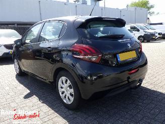 Peugeot 208 1.2 Puretech Bluelion Airco 5drs picture 5