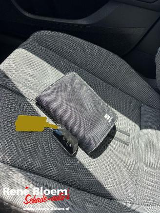 Seat Leon 1.0 eTSI Style Business Intense DSG-automaat 100 pk picture 19