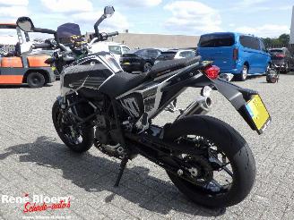 KTM 690 Duke  picture 6