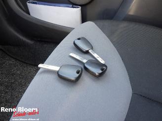 Peugeot 107 1.0 Access Accent Airco 5drs picture 12