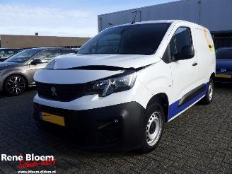 krockskadad bil bedrijf Peugeot Partner 1.5 Blue HDI Premium 2021/12