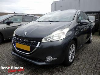 uszkodzony samochody osobowe Peugeot 208 1.2 VTi Blue Lease Airco 5drs 2012/11