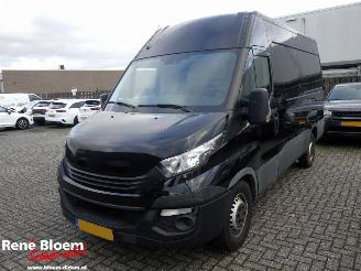 krockskadad bil bedrijf Iveco Daily 35S 16V 2.3 352 H3 156pk Aut 2017/11