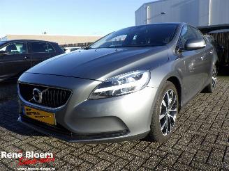 Volvo V-40 2.0 D3 Dynamic 150pk Aut Edition picture 1