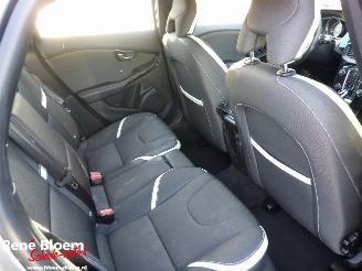 Volvo V-40 2.0 D3 Dynamic 150pk Aut Edition picture 9