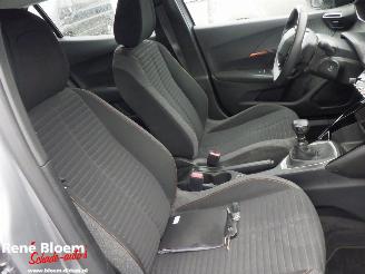 Peugeot 2008 1.2 PureTech Active Pack 5drs picture 13