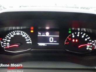 Peugeot 2008 1.2 PureTech Active Pack 5drs picture 17