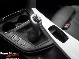 BMW 3-serie 320d Executive 163pk picture 14