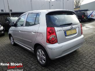 Kia Picanto 1.1 X-clusive picture 3