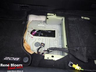 Peugeot 208 Hybrid 100 e-DCS6 Allure Automaat picture 23