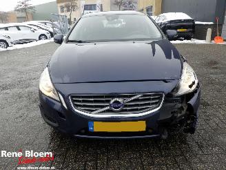 Volvo V-60 2.0 D3 picture 3