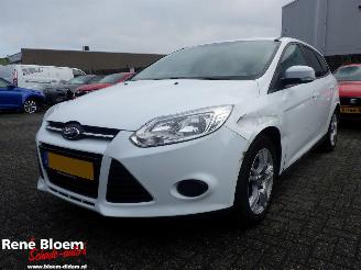 Schadeauto Ford Focus Wagon 1.6 TI-VCT Lease Trend 2014/8