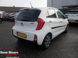 krockskadad bil auto Kia Picanto 1.0 CVVT Comfort PlusLine Navigator 2017/1