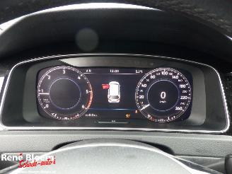 Volkswagen Golf 1.6 TDI HighLine R-Line 5drs picture 19