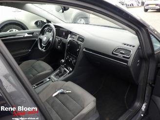 Volkswagen Golf 1.6 TDI HighLine R-Line 5drs picture 10