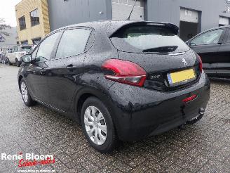 Peugeot 208 1.2 PureTech Active picture 2
