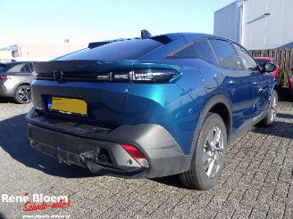 Auto incidentate Peugeot 408 1.2 Hybrid 136 eDCS6 Allure Automaat 2024/11