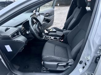 Toyota Corolla Touring sports 1.8 Hybrid 148pk automaat Business - nap - vaste prijs - camera - line + front assist - afn trekh - clima + cruise contr - keyless start picture 41