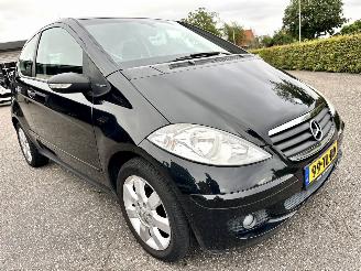Mercedes A-klasse 150 1.5i 95pk automaat Polar Star - nap - airco - cruise - lmv - mistlampen - licht + regensensor + dimmend spiegel picture 4