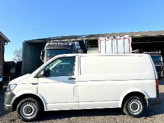 krockskadad bil bedrijf Volkswagen Transporter 2.0 TDI 102pk euro.6 L1/H1 Comfortline - nap - navi - pdc - airco - cruise control - licht + regensensor 2018/4