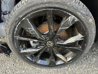 Volkswagen Taigo 1.0 TSI 116pk aut + F1 R-line - pano - virtual - front + line + side assist - navi - camera - sfeerverl - 3x r-line picture 66