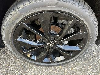 Volkswagen Taigo 1.0 TSI 116pk aut + F1 R-line - pano - virtual - front + line + side assist - navi - camera - sfeerverl - 3x r-line picture 69