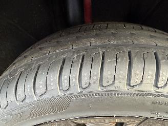 Volkswagen Taigo 1.0 TSI 116pk aut + F1 R-line - pano - virtual - front + line + side assist - navi - camera - sfeerverl - 3x r-line picture 70