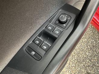 Volkswagen Taigo 1.0 TSI 116pk aut + F1 R-line - pano - virtual - front + line + side assist - navi - camera - sfeerverl - 3x r-line picture 42