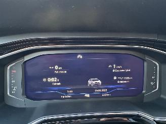 Volkswagen Taigo 1.0 TSI 116pk aut + F1 R-line - pano - virtual - front + line + side assist - navi - camera - sfeerverl - 3x r-line picture 59