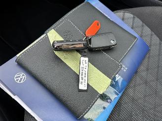 Volkswagen Taigo 1.0 TSI 116pk aut + F1 R-line - pano - virtual - front + line + side assist - navi - camera - sfeerverl - 3x r-line picture 34