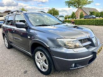 Mitsubishi Outlander gereserveerd 2.0 Turbo 201pk 4WD - uniek - 2x schuifdak - airco - leer + alcantara + stoelverw - privacy glass - rijdbaar picture 4