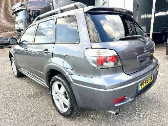 Mitsubishi Outlander gereserveerd 2.0 Turbo 201pk 4WD - uniek - 2x schuifdak - airco - leer + alcantara + stoelverw - privacy glass - rijdbaar picture 7