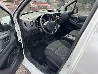 Citroën Berlingo 1.6 BlueHDI 99pk aut + f1 100 Club Eco S&S - airco - cruise - standkachel - pdc - trekh - klapdeuren - schuifdeur picture 22