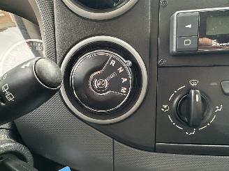 Citroën Berlingo 1.6 BlueHDI 99pk aut + f1 100 Club Eco S&S - airco - cruise - standkachel - pdc - trekh - klapdeuren - schuifdeur picture 19